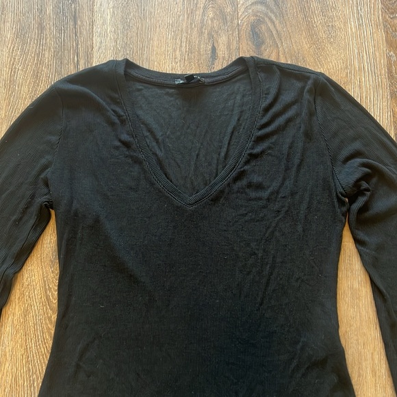 Dynamite v-neck black bodysuit with long sleeves - Picture 2 of 6